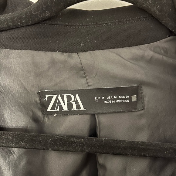 Zara Blazer - Picture 2 of 3